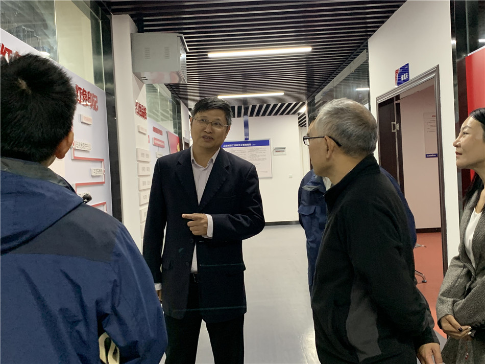 长沙市总工会党组书记周宏兆一行莅临龙8头号玩家智能考察调研
