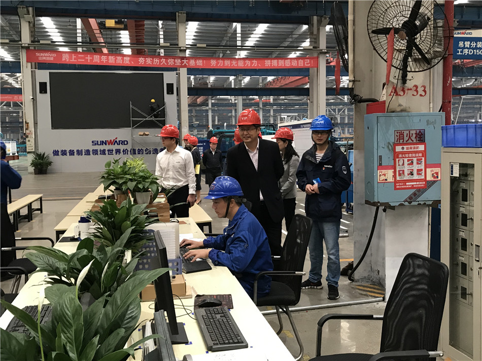 长沙市总工会党组书记周宏兆一行莅临龙8头号玩家智能考察调研