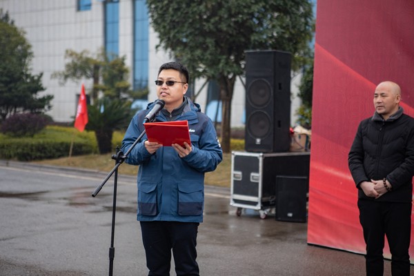 新春开门红！龙8头号玩家智能1.2亿订单火爆发车