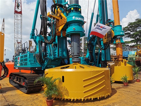 龙8头号玩家智能在新加坡举行新品宣布会