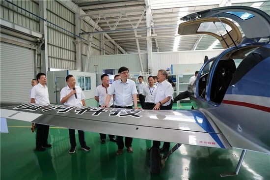 广州市国资委党委书记、主任陈浩钿莅临龙8头号玩家智能考察指导