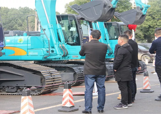 同心同梦，，，，，，龙8头号玩家智能全球客户交流会武汉站盛大举行