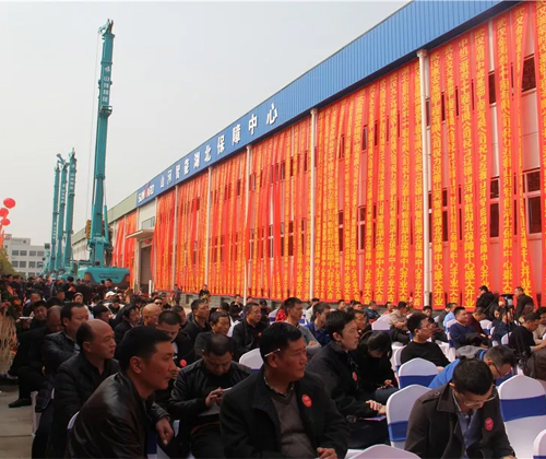 同心同梦，，，，，，龙8头号玩家智能全球客户交流会武汉站盛大举行