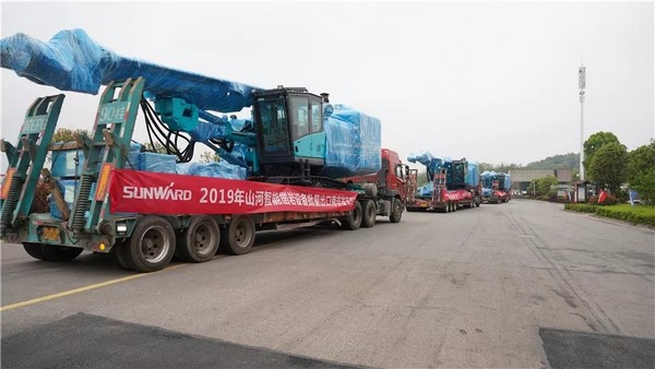 进军南非高端矿山市。。。。。。。×8头号玩家智能凿岩装备批量发车