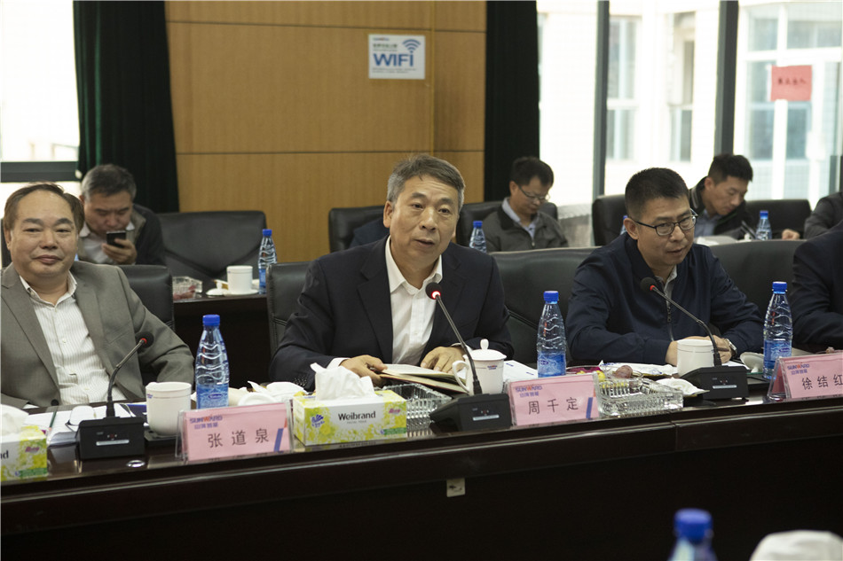 广州市国资委副主任张道泉率队考察龙8头号玩家智能