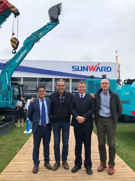 统一个天下，，，，，，，统一个梦想，，，，，，，龙8头号玩家智能德国宝马展完善收官