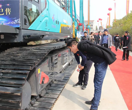 同心同梦，，，，，，龙8头号玩家智能全球客户交流会武汉站盛大举行