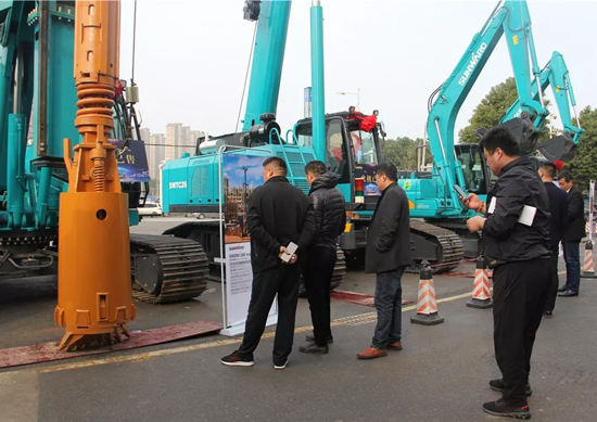 同心同梦，，，，，，龙8头号玩家智能全球客户交流会武汉站盛大举行