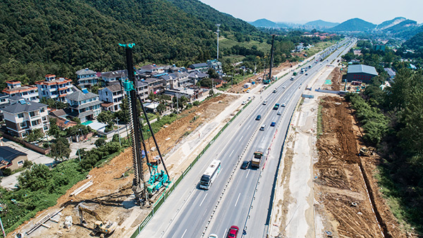 高效又环保，，，，，，说的就是SWSD双动力头强力多功效钻机