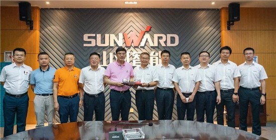 广州市国资委党委书记、主任陈浩钿莅临龙8头号玩家智能考察指导