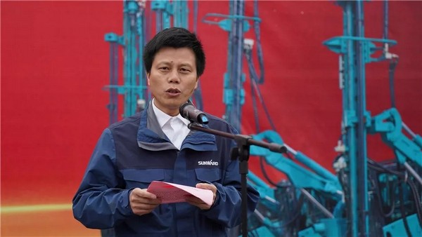 进军南非高端矿山市。。。。。。。×8头号玩家智能凿岩装备批量发车