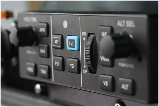 自动驾驶？？？？？？？？夜间航行？？？？？？？？阿若拉都说“行”！