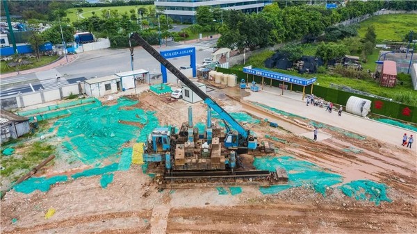 祝贺，，，，，中国首台大吨位多功效液压静力压桩机今年二十岁了!