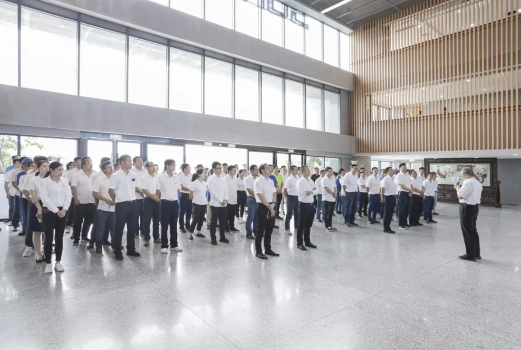 龙8头号玩家工业城开通共享单车 员工通勤绿色便捷