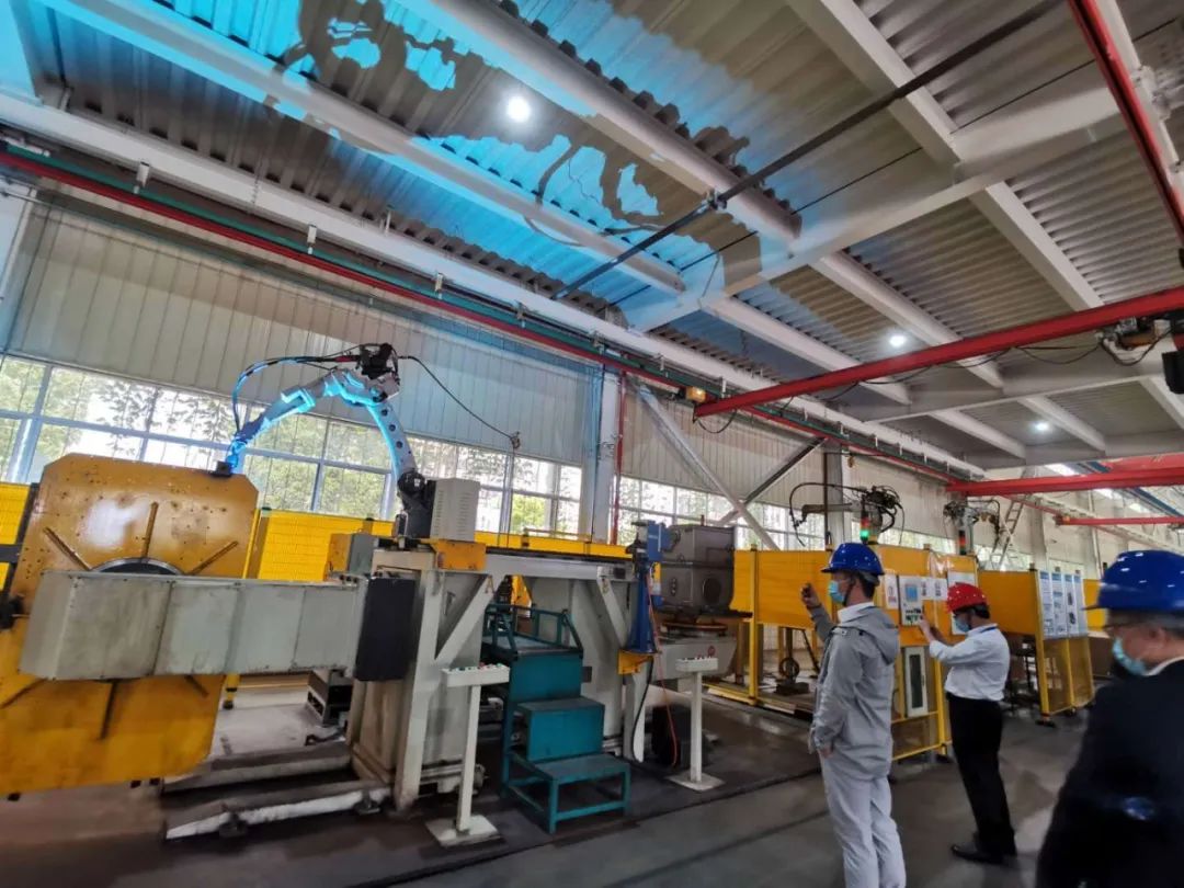 长沙工业机械人应用专题训练营到访龙8头号玩家智能