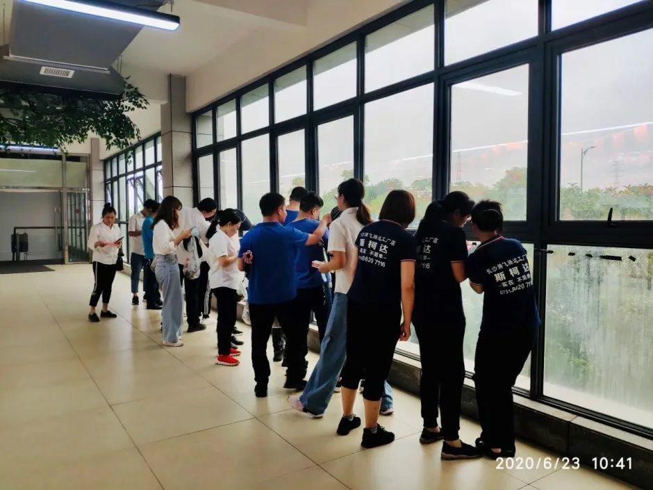 “爱国心，，，，，，，龙8头号玩家情”龙8头号玩家智能第四届包粽子角逐