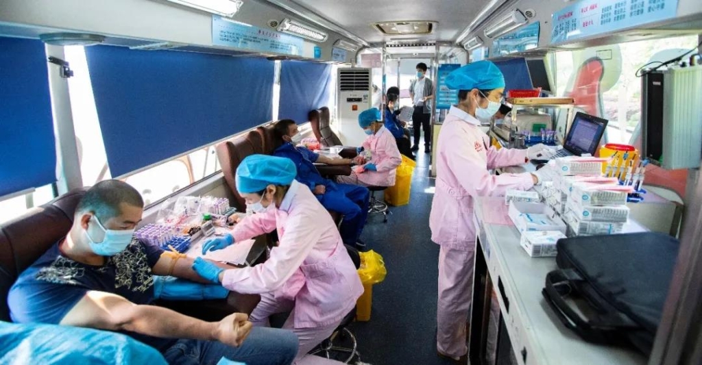 献血战疫，，，，，，龙8头号玩家智能“疫”禁止辞