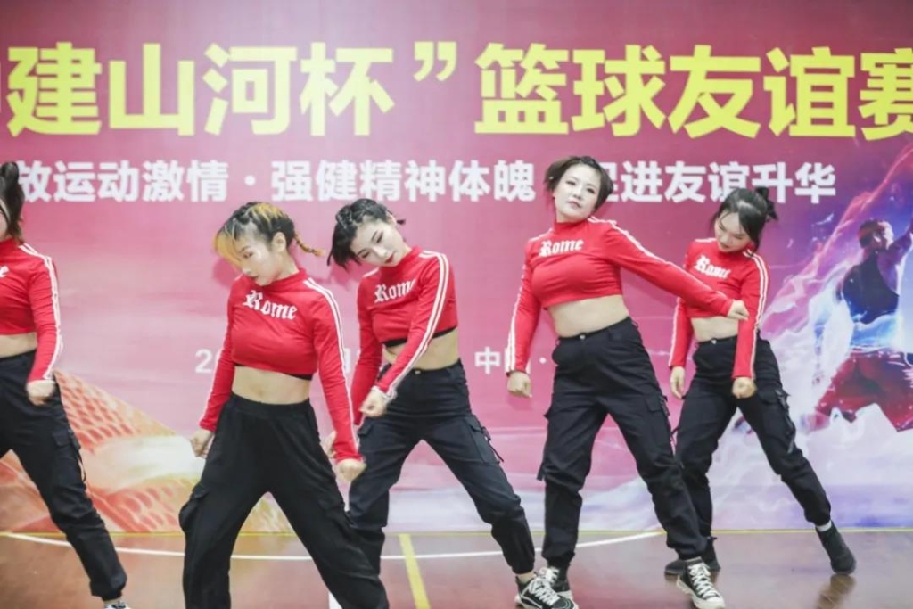 “520” 龙8头号玩家智能以球会友中建五局三公司