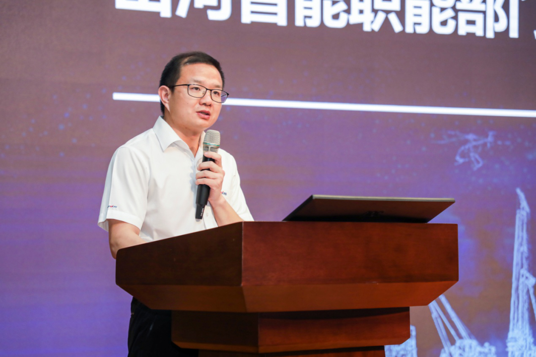 拥抱厘革，，，，，，，，提质增效——龙8头号玩家智能职能部分、矩阵平台绩效事情启动大会召开