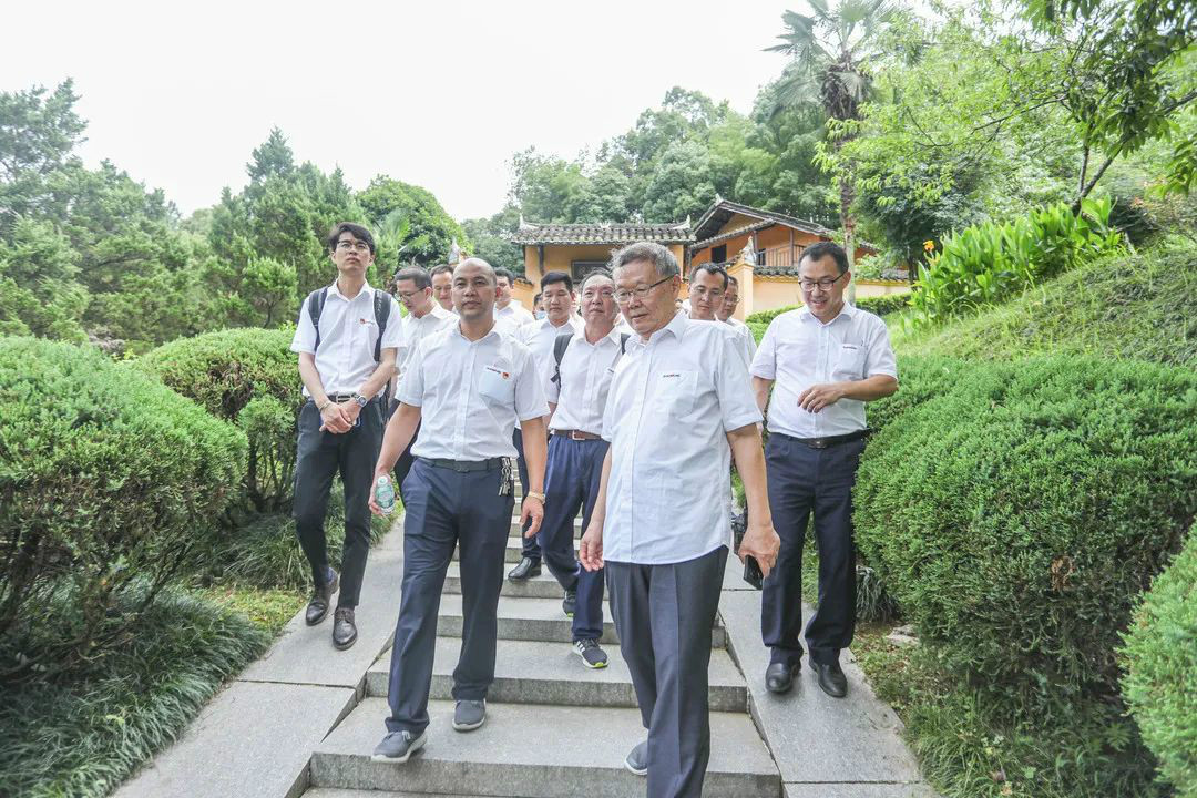 公正正直出清风正气，，，，，清廉自律塑优异形象——龙8头号玩家智能开展中高层干部清廉教育活动