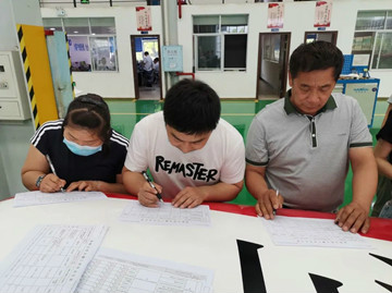 龙8头号玩家航空第十三期147部SA60L机型培训班圆满结业