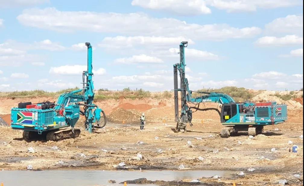 龙8头号玩家智能凿岩装备名扬南非