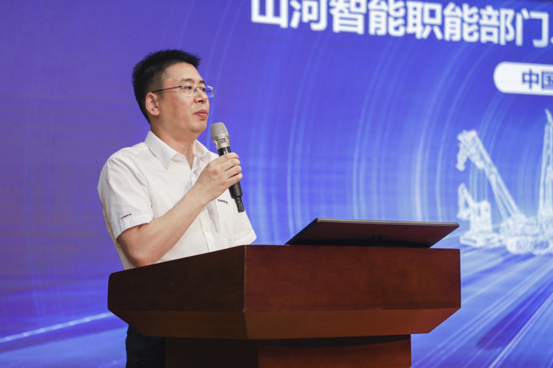 拥抱厘革，，，，，，，，提质增效——龙8头号玩家智能职能部分、矩阵平台绩效事情启动大会召开