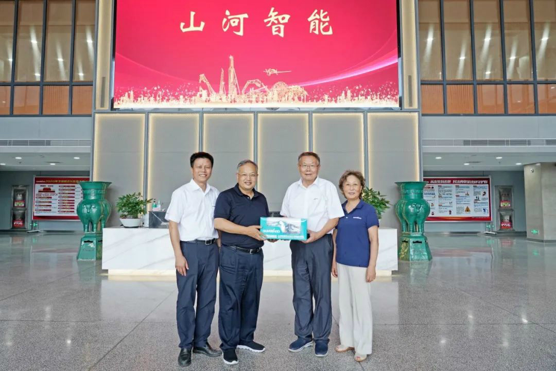 省人大常委会党组副书记、副主任王柯敏调研龙8头号玩家智能