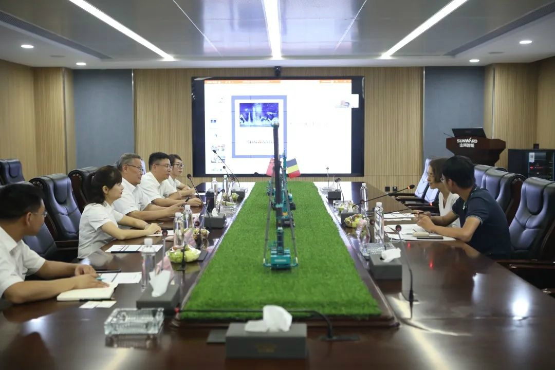 比利时商务领事到访龙8头号玩家智能