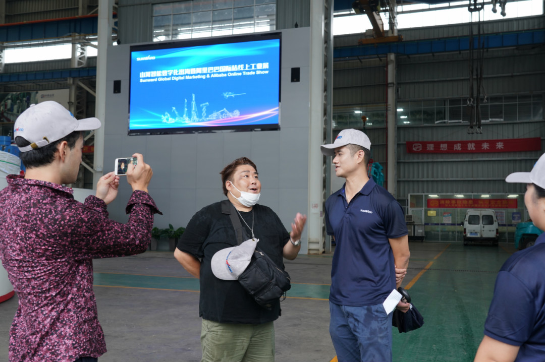 龙8头号玩家智能数字化出海升级暨联合阿里巴巴国际站线上直播活动圆满举行