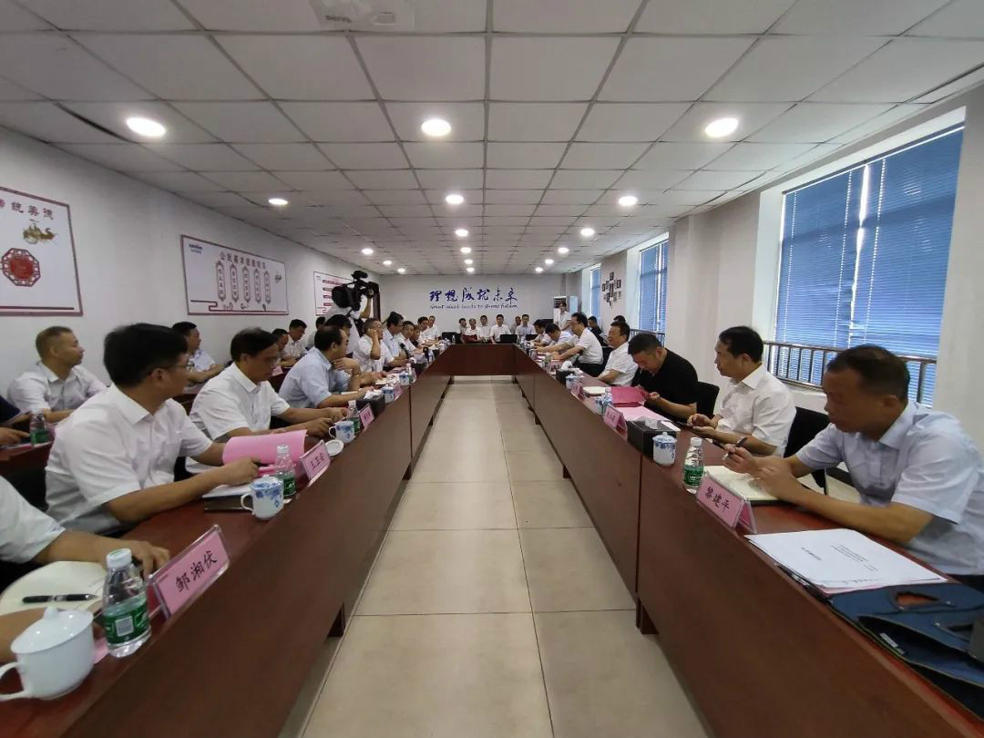 副省长陈飞调研龙8头号玩家航空工业