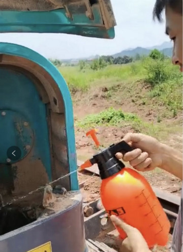 感恩相伴 关爱相随 ——江西龙8头号玩家效劳万里行