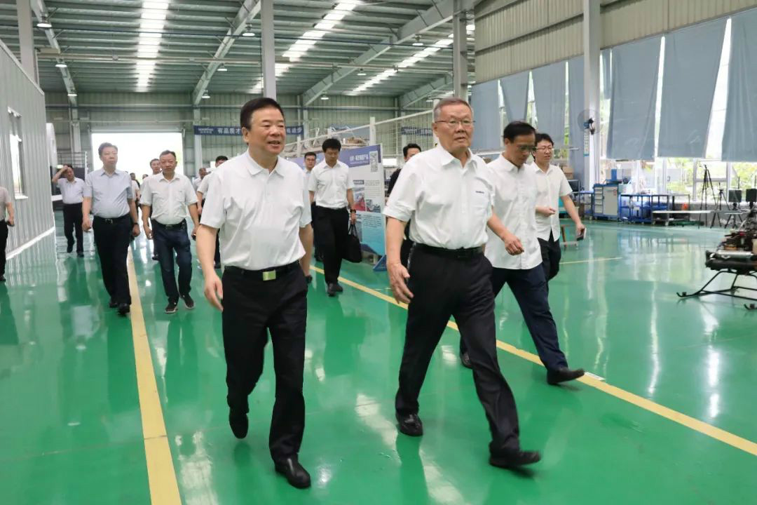 副省长陈飞调研龙8头号玩家航空工业
