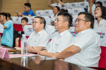 精准效劳共建家园，，，，，，解决刚需心怀感恩——龙8头号玩家智能首期职工子女暑期托管班圆满结班