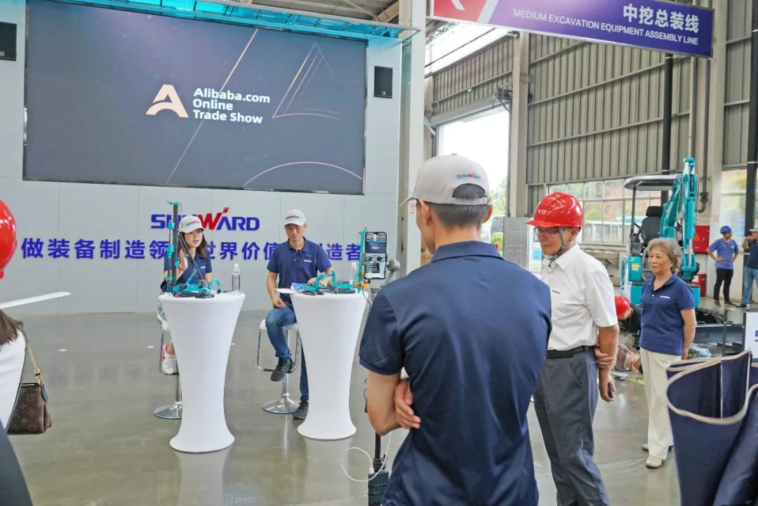 龙8头号玩家智能数字化出海升级暨联合阿里巴巴国际站线上直播活动圆满举行