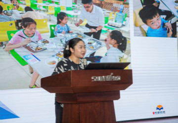 精准效劳共建家园，，，，，，解决刚需心怀感恩——龙8头号玩家智能首期职工子女暑期托管班圆满结班