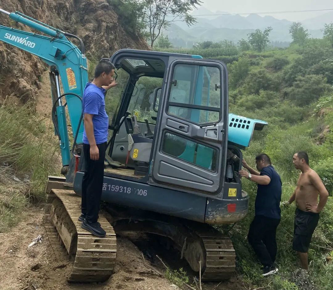 感恩相伴 关爱相随——北京龙8头号玩家效劳万里行