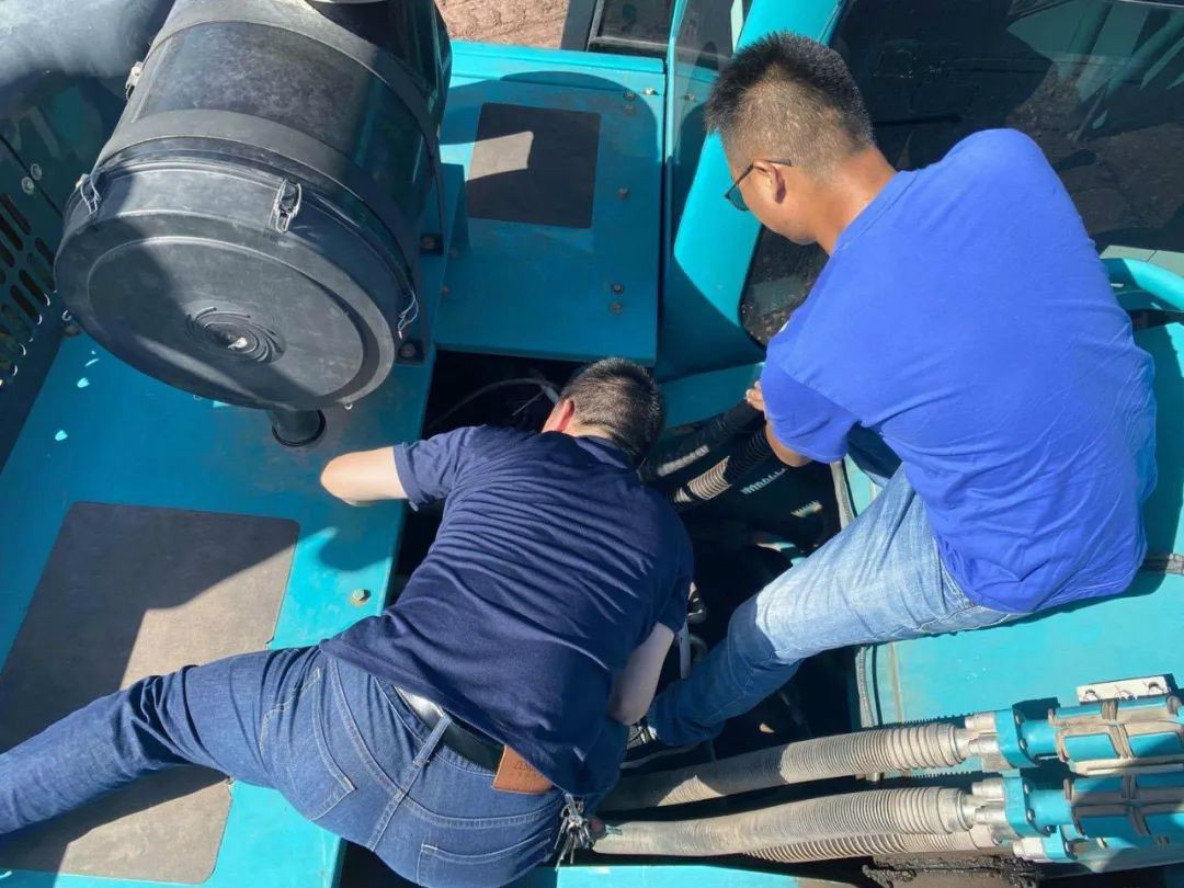 感恩相伴 关爱相随——龙8头号玩家智能效劳万里行川陕实录