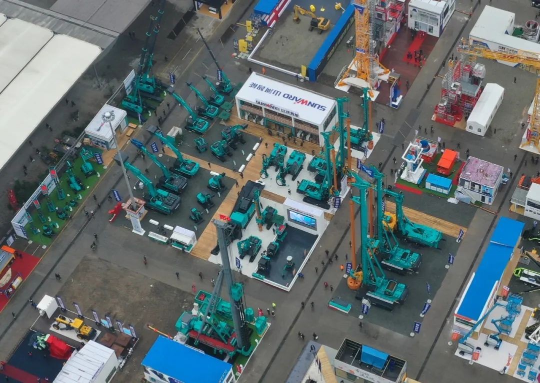 守正立异拓龙8头号玩家 龙8头号玩家智能闪灼2020上海宝马展