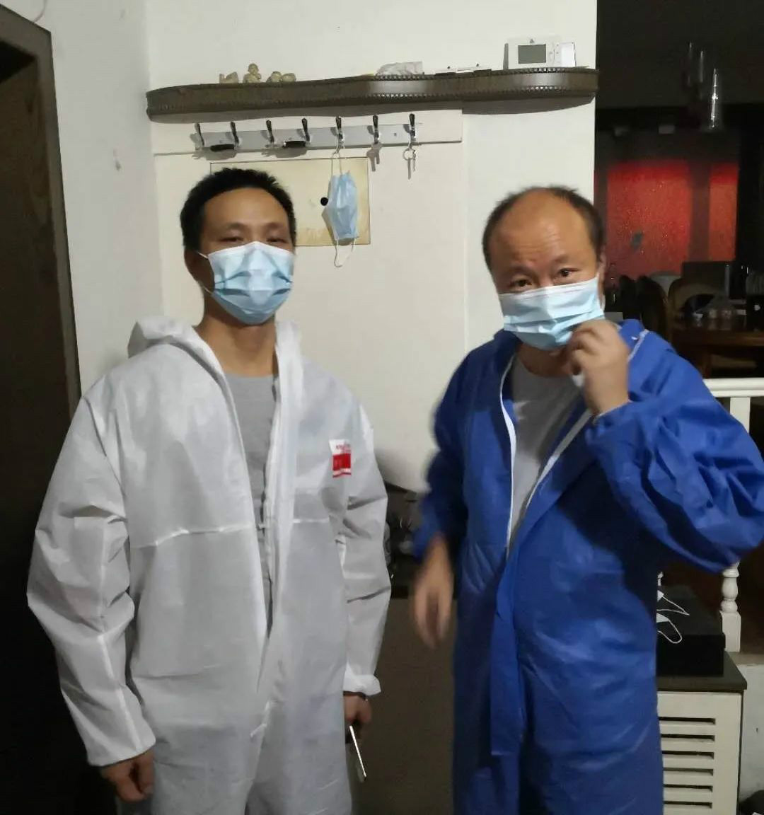 有你们，，，，，龙8头号玩家无畏！——龙8头号玩家人新疆抗疫