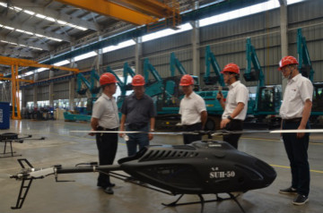 深化校企相助 湖南农大党委书记陈弘一行到访龙8头号玩家智能