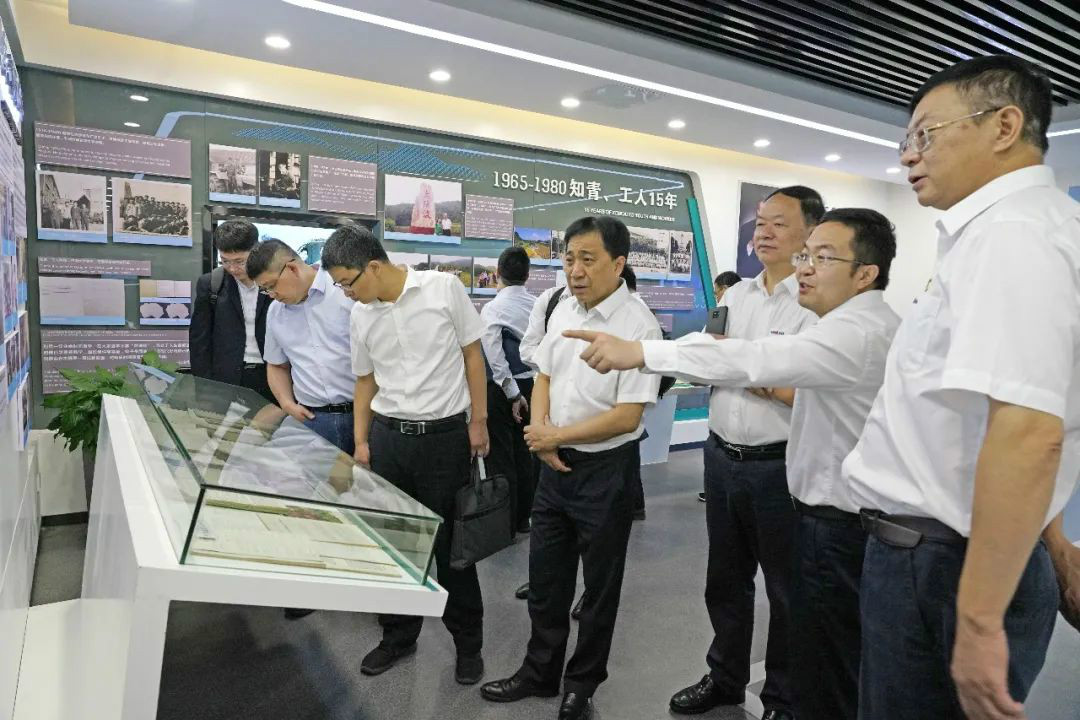 中铁装备赵华总司理莅临龙8头号玩家智能交流