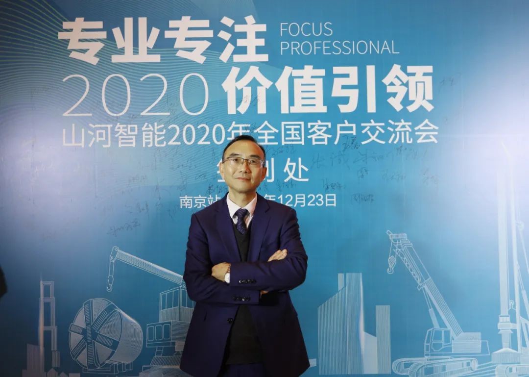 十年龙8头号玩家“拓荒牛”