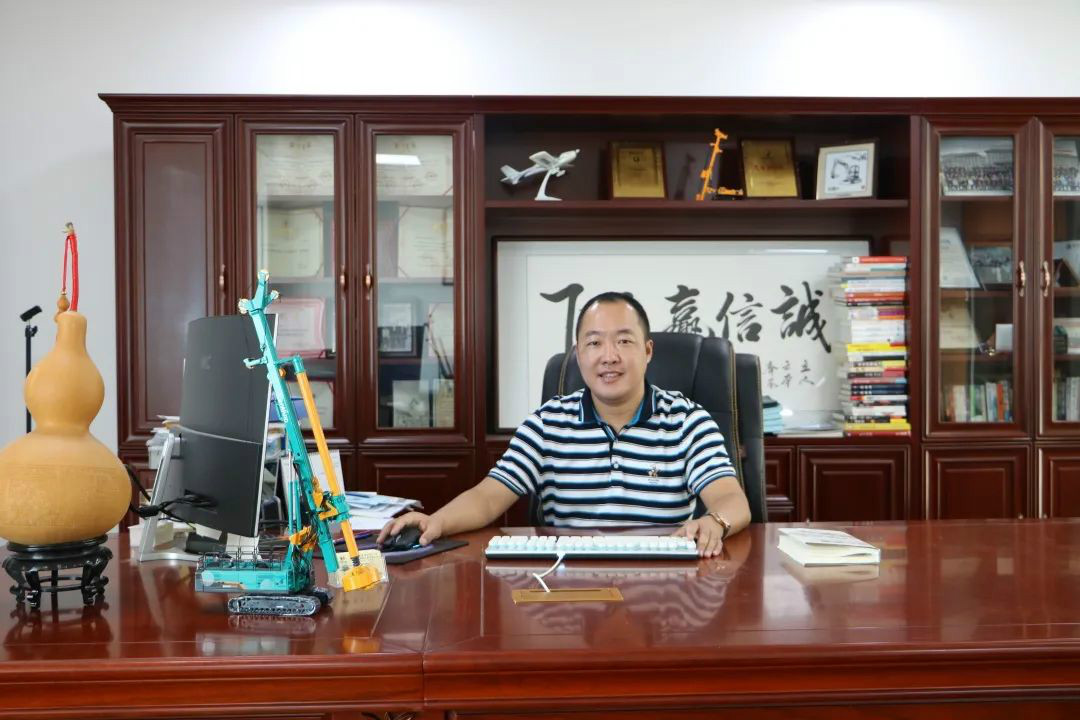 从鞋厂老板到桩工“大佬”，，，，，，，，他以一台静力压桩机撬动财产杠杆