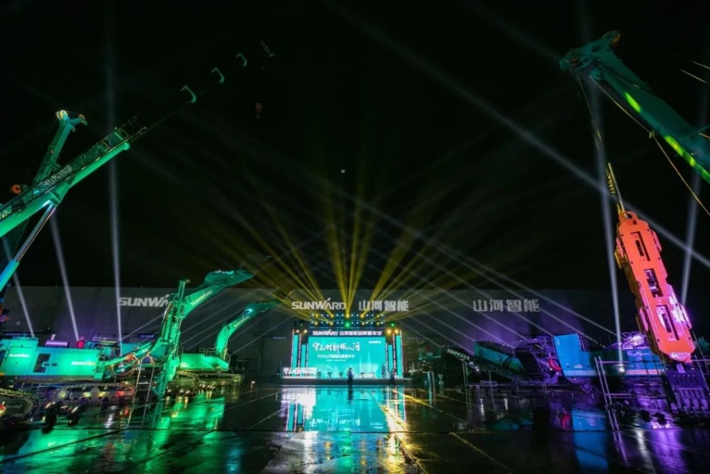 龙8头号玩家智能品牌嘉年华 湖南利帆喜获最终大奖