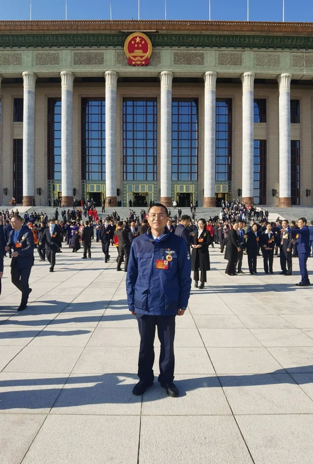 龙8头号玩家智能召开天下劳动模范郝鹏载誉归来分享会