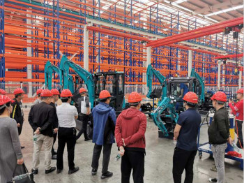 快来“网红”打卡点 ——龙8头号玩家智能工业城