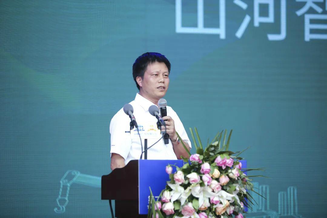 龙8头号玩家智能天下客户交流会在深基础工程生长论坛会场举行