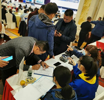 5万万! 龙8头号玩家智能挖掘机订货会立异高