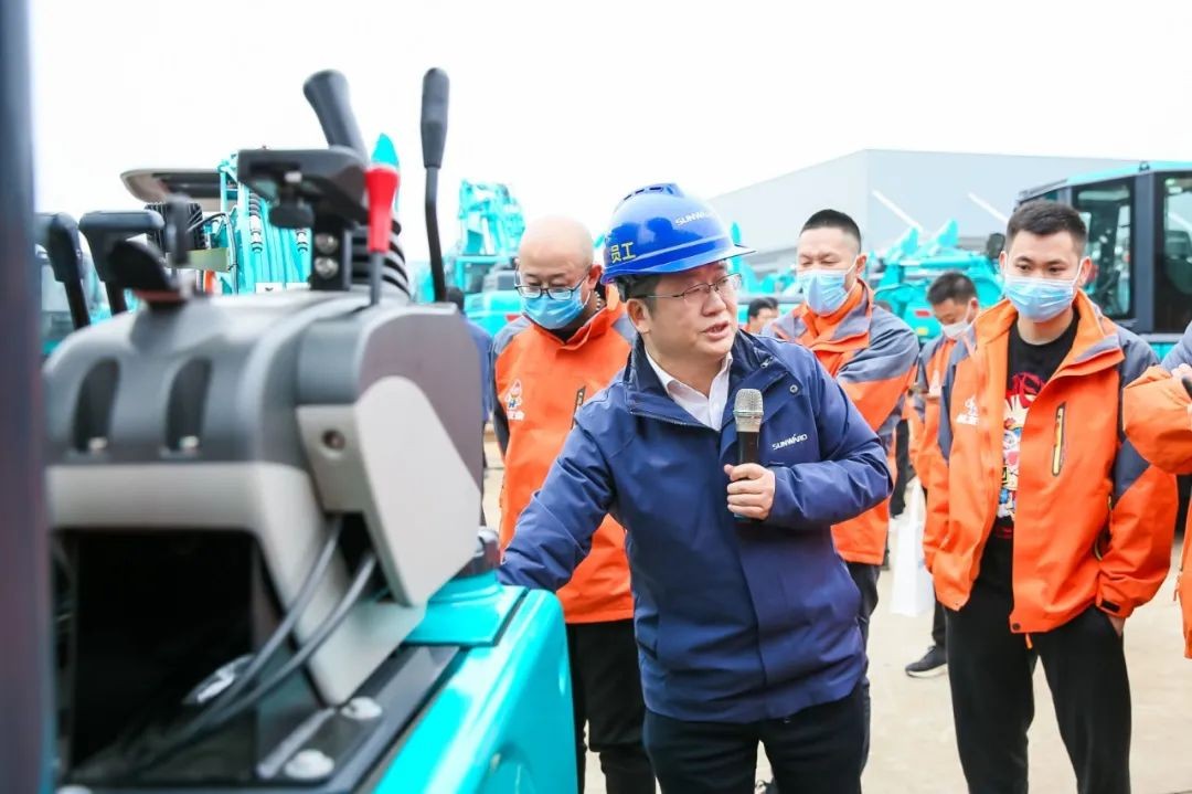 大国重器 壮哉龙8头号玩家！机友会微挖用户龙8头号玩家智能体验日